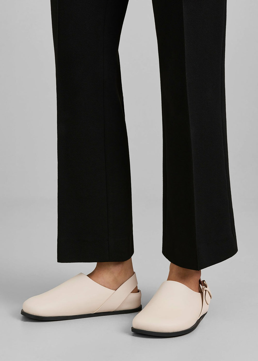 A.Emery Louis Clogs Eggshell - Women