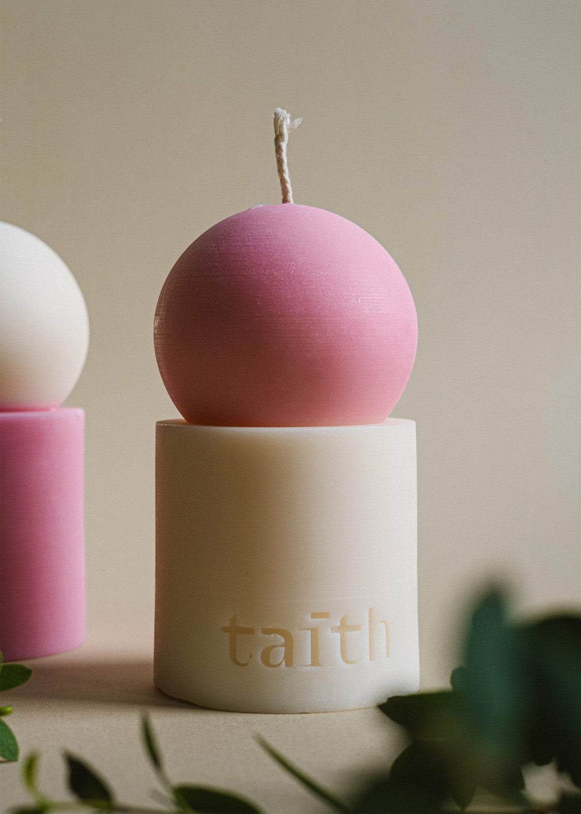 Taith Lulu Candle Rose/Cream - Lifestyle