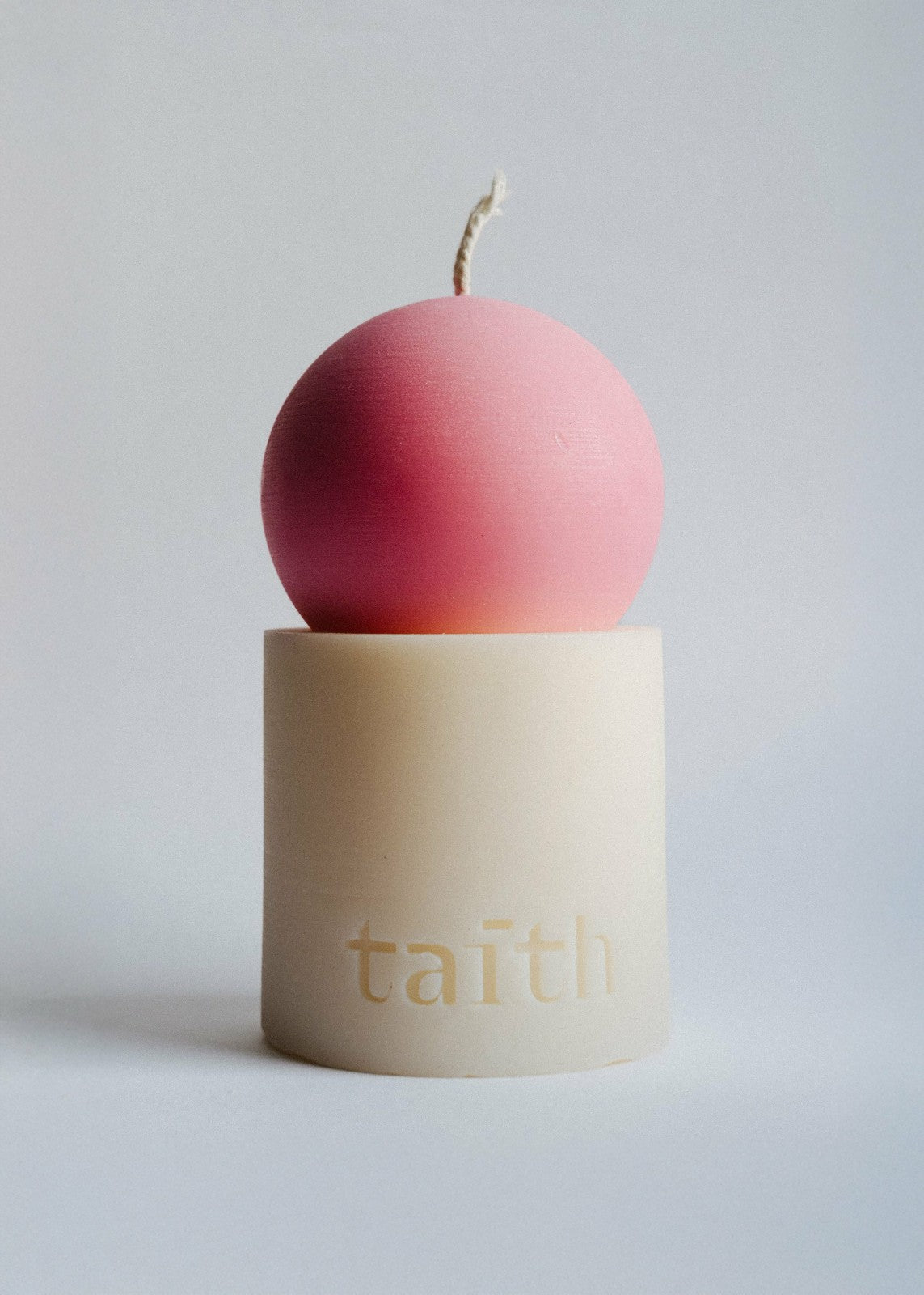 Taith Lulu Candle Rose/Cream - Lifestyle