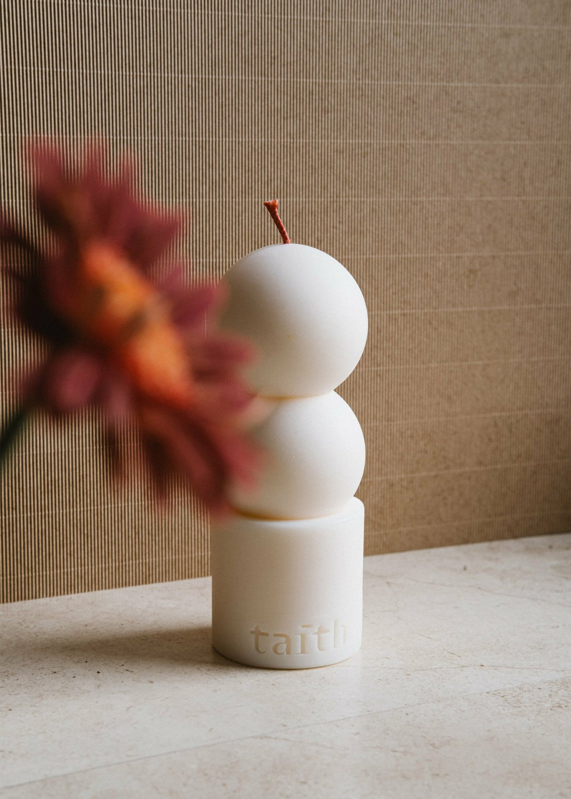 Taith Lilu Candle Cream - Lifestyle