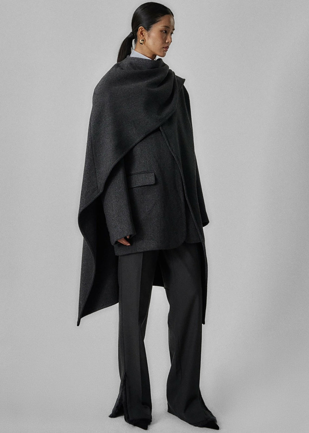 Whisella Cape Charcoal - Women
