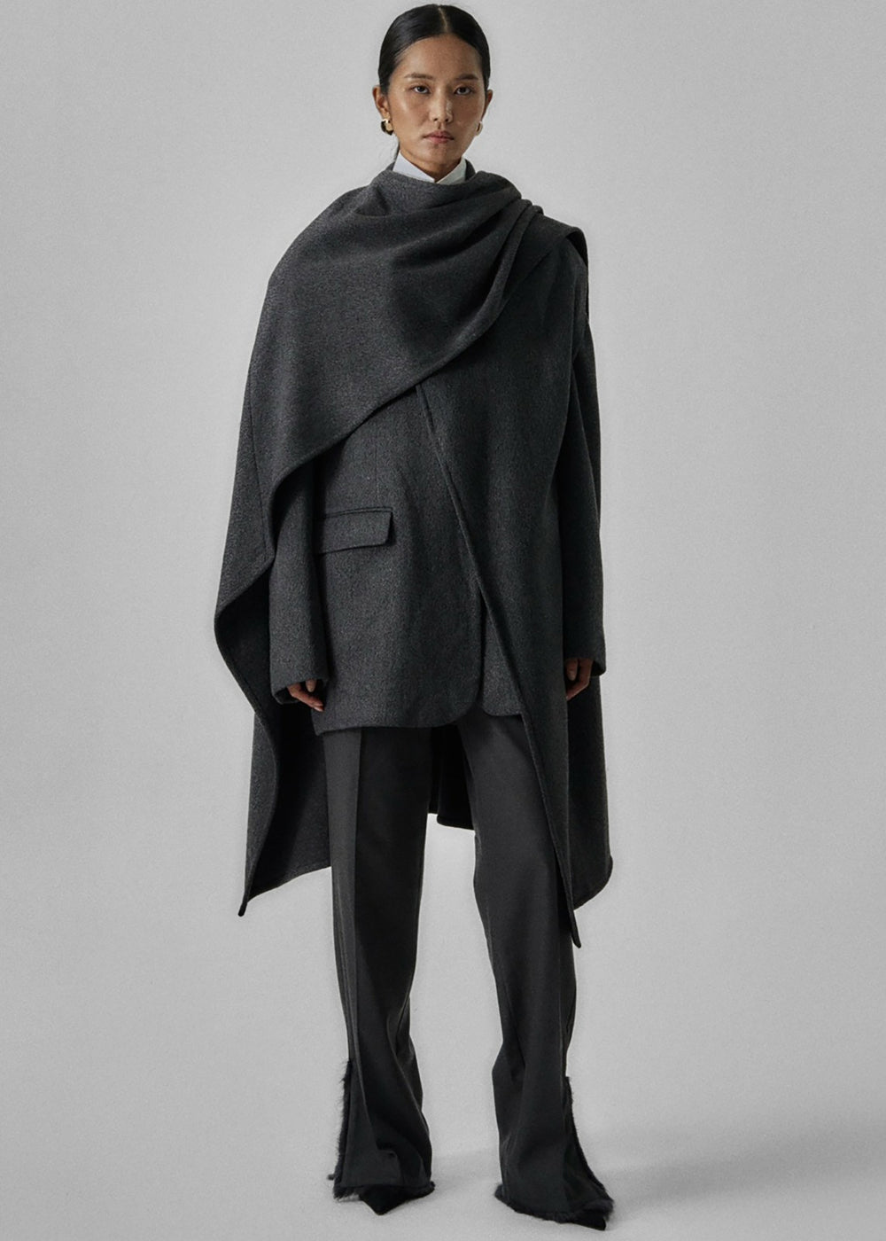 Whisella Cape Charcoal - Women