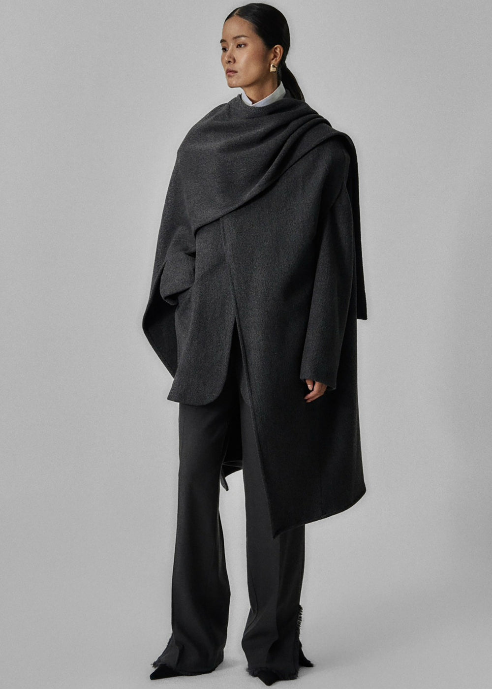 Whisella Cape Charcoal - Women