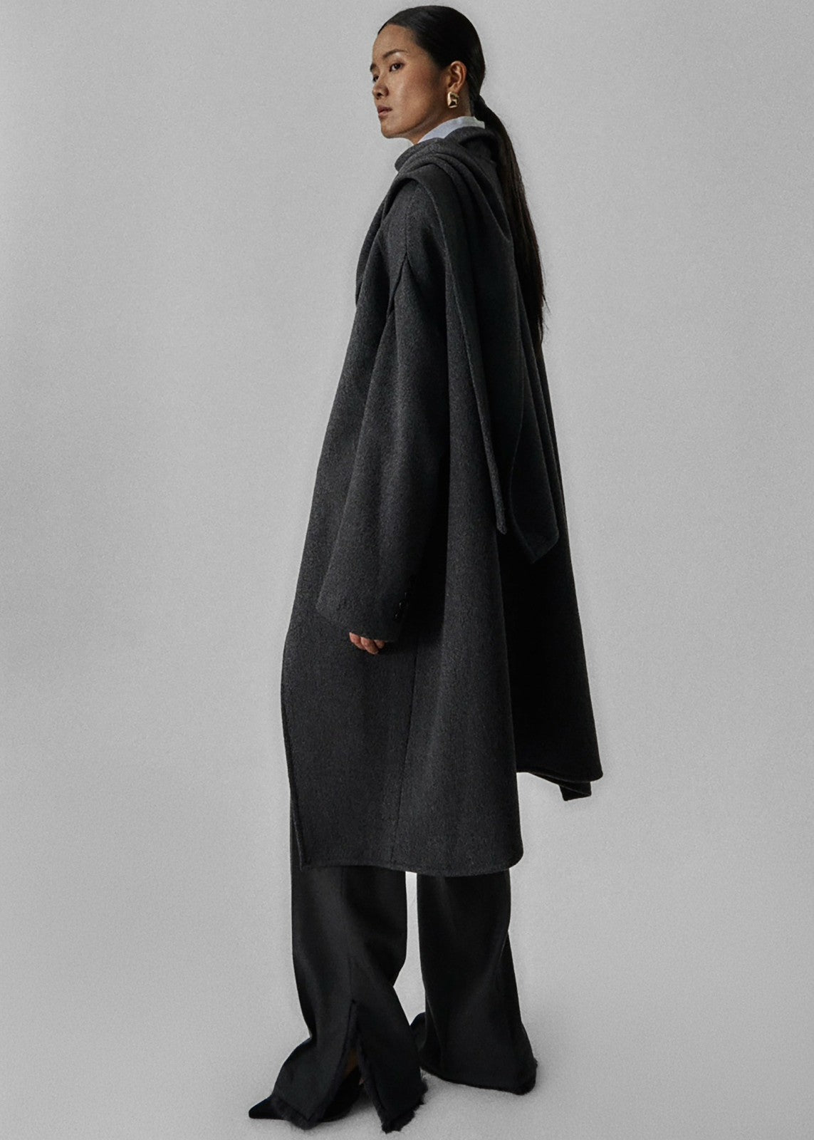Whisella Cape Charcoal - Women