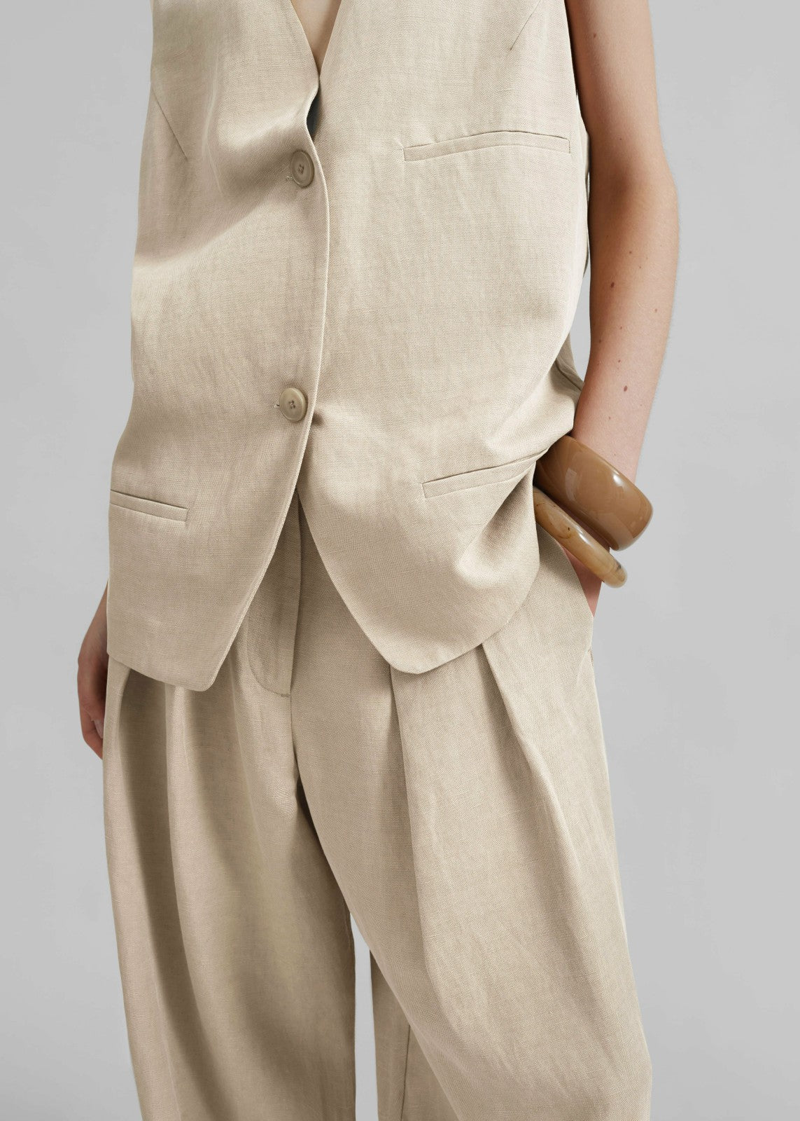 Melrose Linen Vest Cement - Women