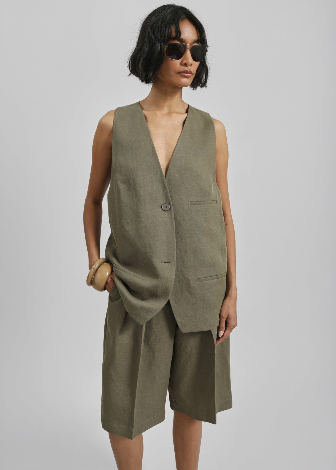 Bilbao Pleated Linen Bermuda Shorts Khaki - Women