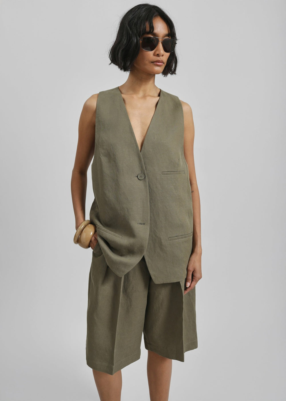 Bilbao Pleated Linen Bermuda Shorts Khaki - Women