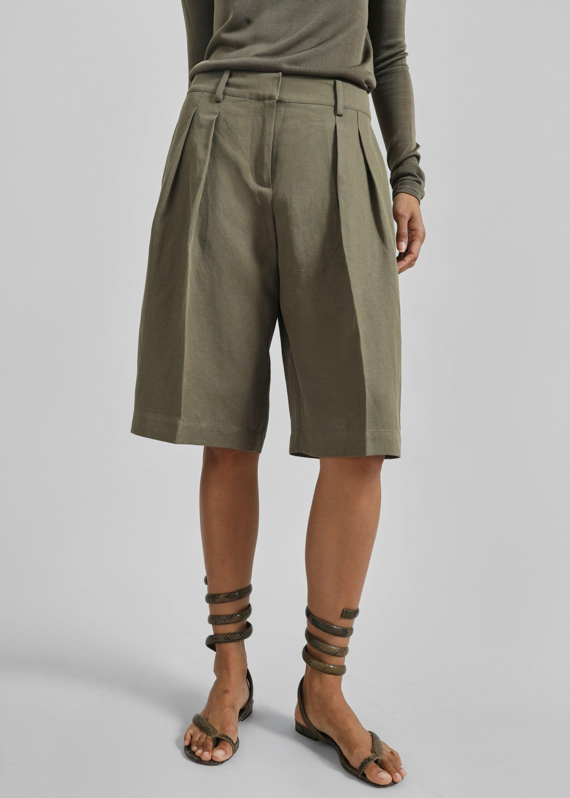 Bilbao Pleated Linen Bermuda Shorts Khaki - Women
