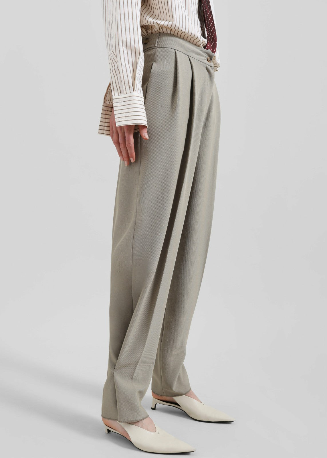 Dina Pleated Trousers Light Taupe - Women