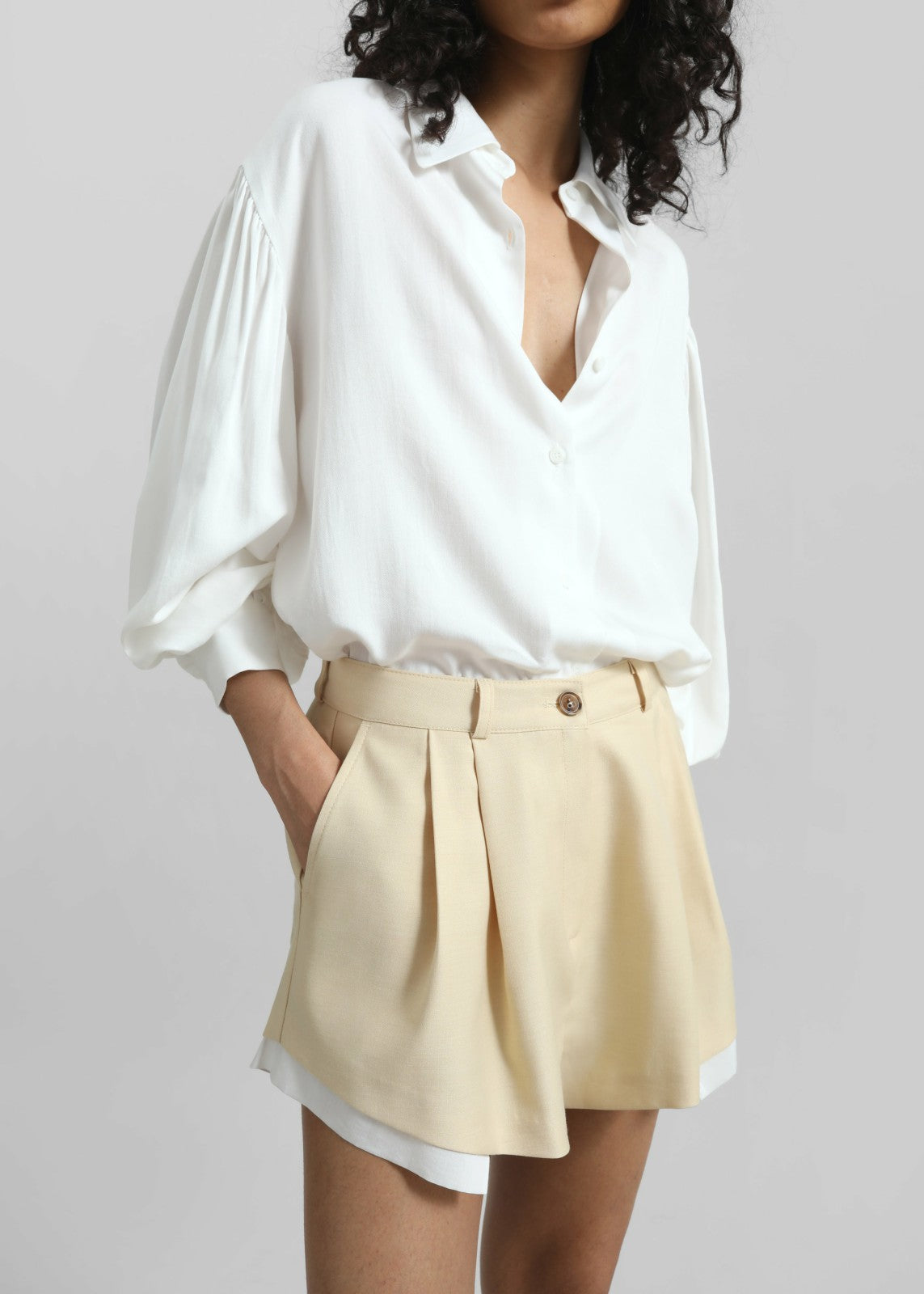 Juvay Pleated Shorts Pale Yellow - Women