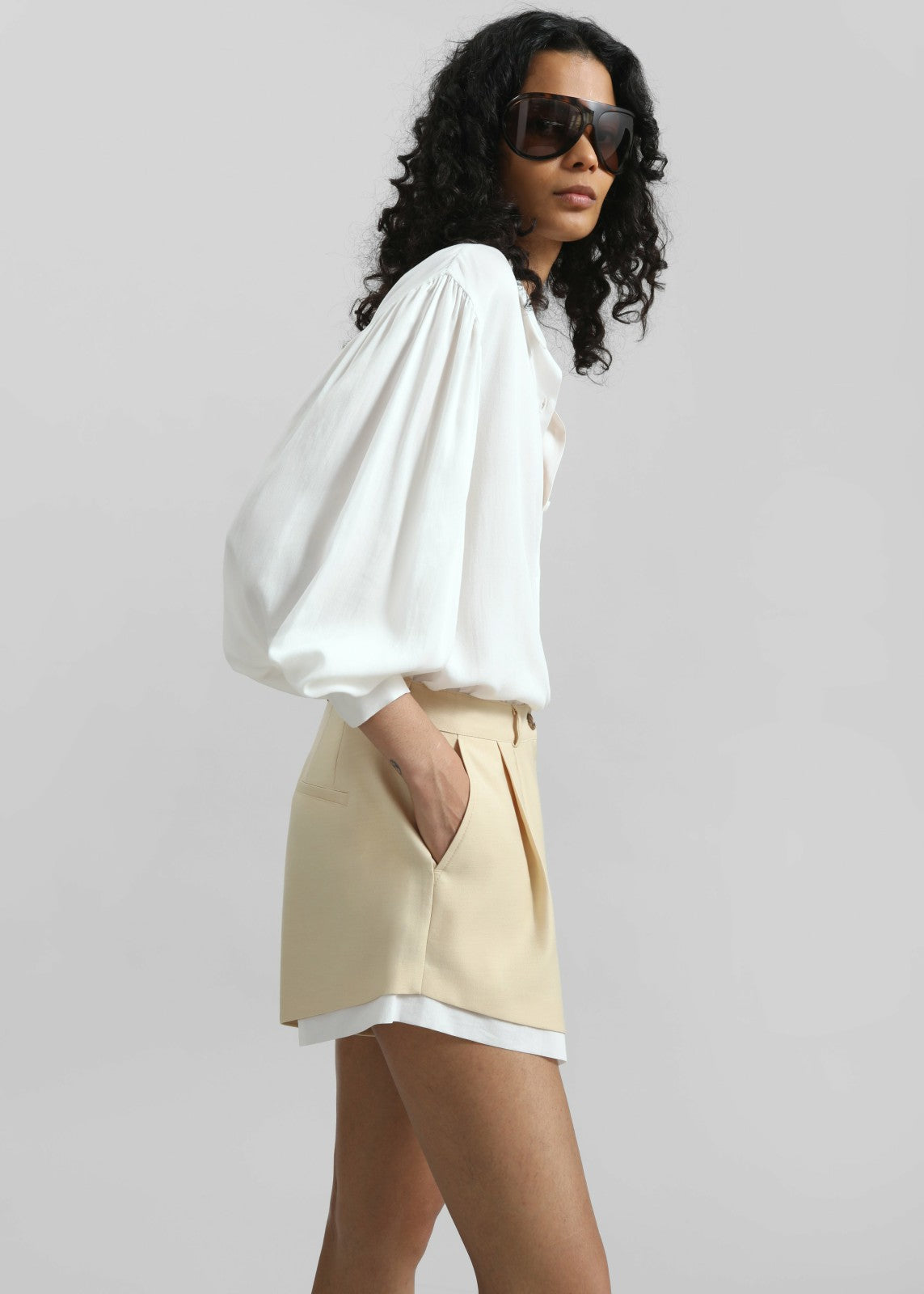 Juvay Pleated Shorts Pale Yellow - Women