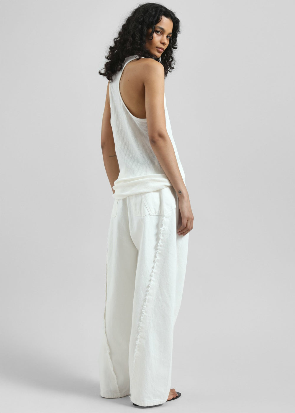 Halgar Frayed Seam Barrel-Leg Jeans White - Women