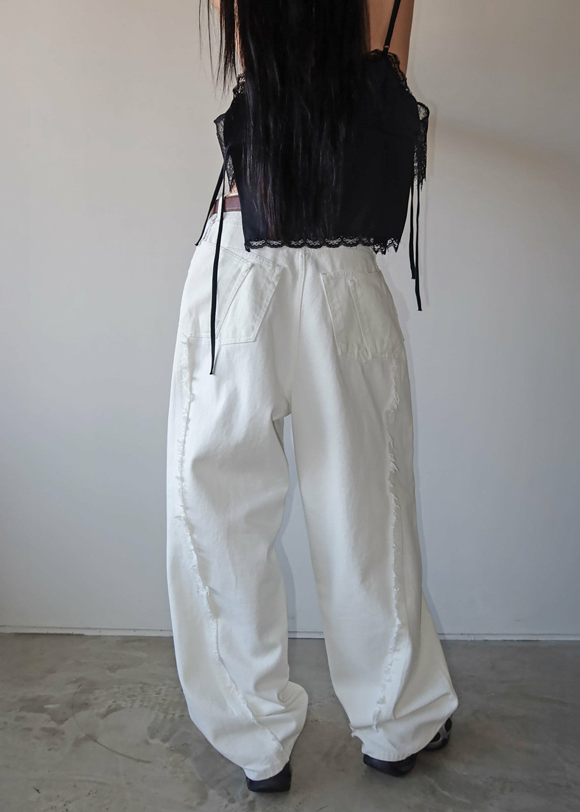 Halgar Frayed Seam Barrel-Leg Jeans White - Women