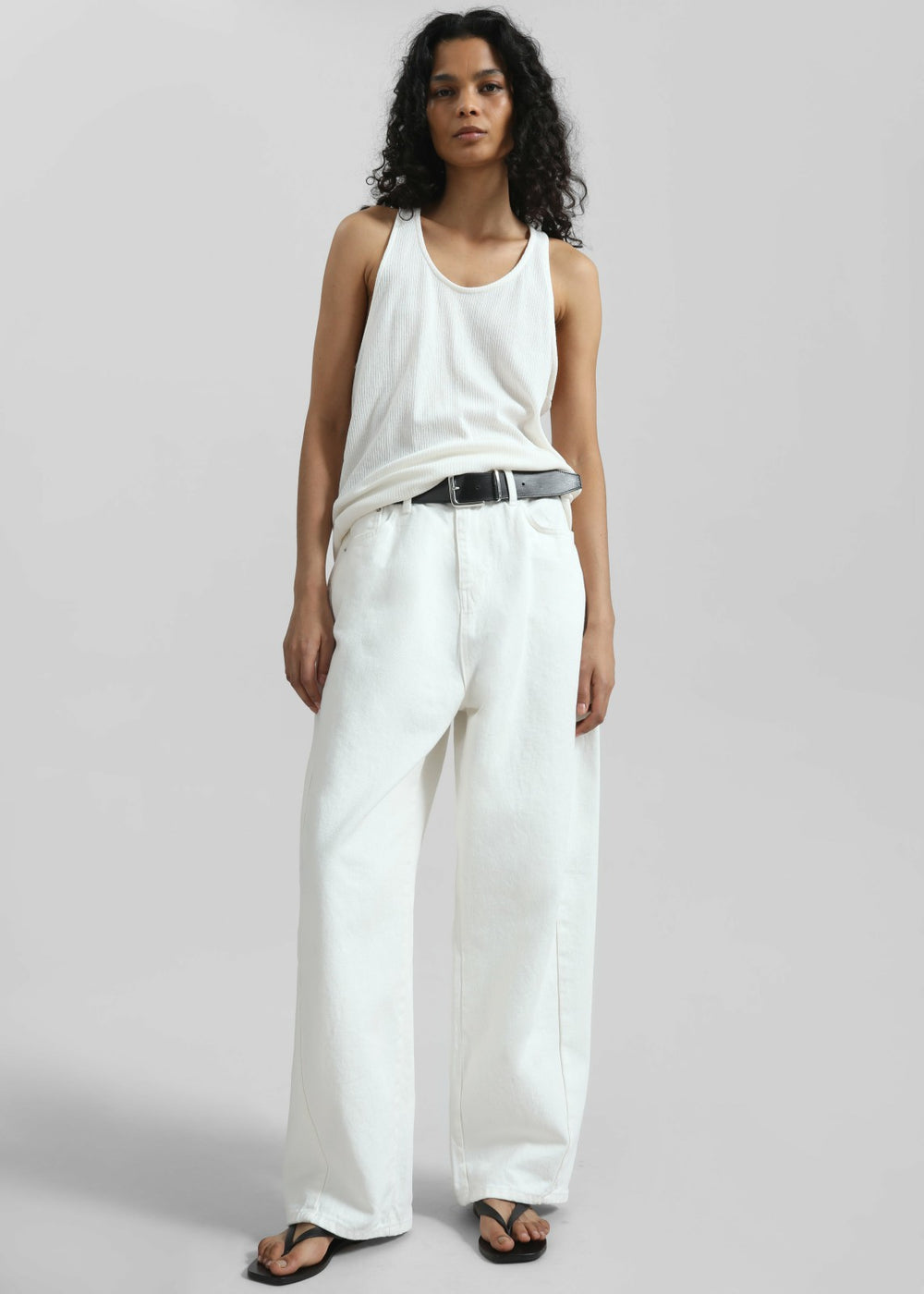 Halgar Frayed Seam Barrel-Leg Jeans White - Women